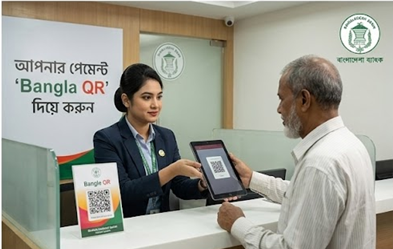ক্যাশলেস লেনদেনে বড় জোর